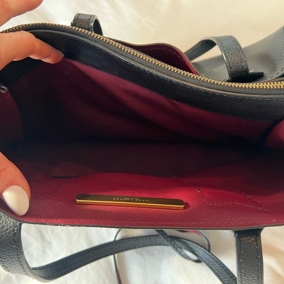 Marc Jacobs Black Pebbled Leather Tote with Gold Hardware - Picture 9 of 13